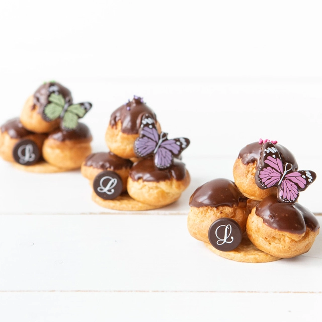 Sommerfugl i hvit sjokolade ø3,5cm ass. 120 stk 