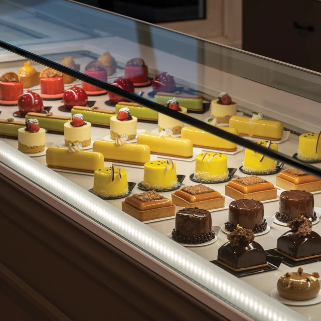 Monoporsjon brett 140x40mm - 100stk Sort plast, gjenbrukbar 