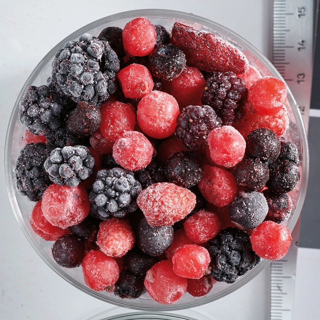 Røde frukter singelfryst Markjordbær, blåbær, rips m.m 