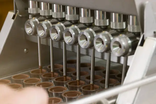 Fyllemaskin for pralinkuler Rustfri, oppvarmet tank 