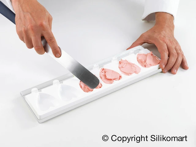 GEL03 Mini Heart 55 x 68 x H18mm - 45ml x 12 